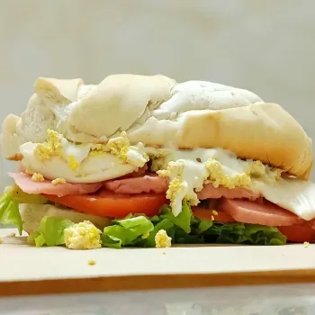 Imagen de Sandwich de jamón y queso completo